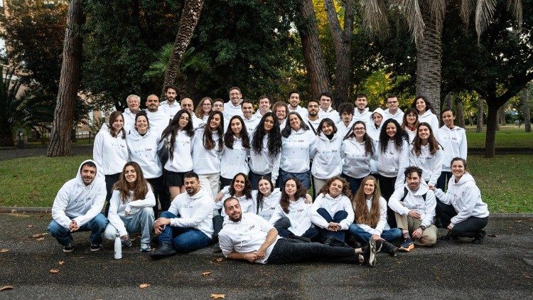 Jóvenes de Scholas en el encuentro "Meaning Meets Us" de noviembre de 2025.