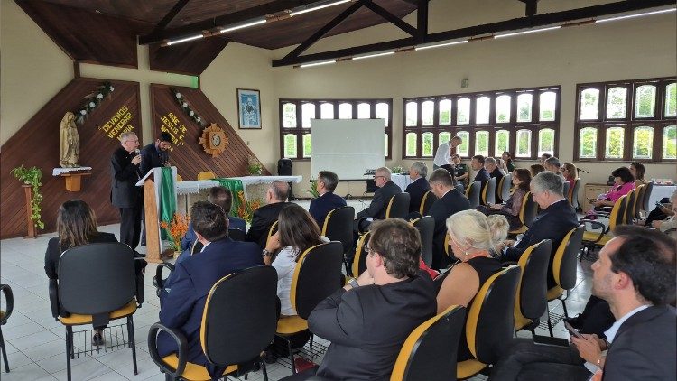Le cardinal Pietro Parolin a visité l'hôpital de la Divine Providence à Marituba, à onze kilomètres de Belém.