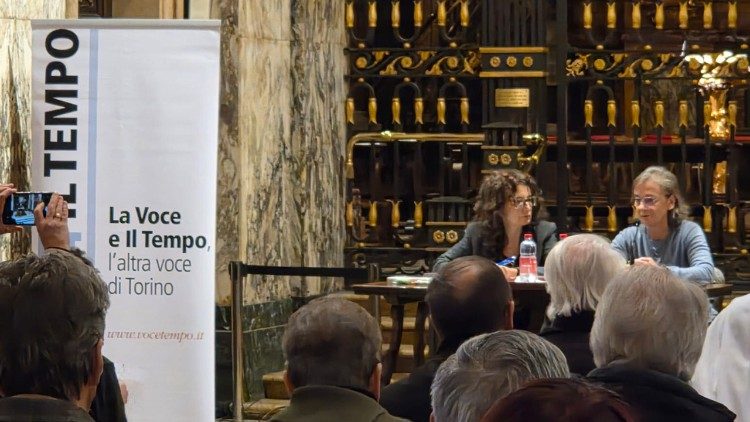 Un momento dell'incontro a Torino nella Basilica della Consolata