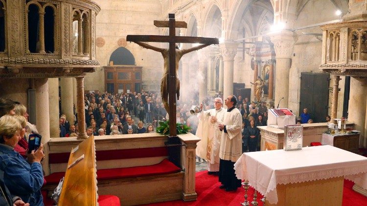 Zadarski vjernici u Šibeniku pred Tavelićevo