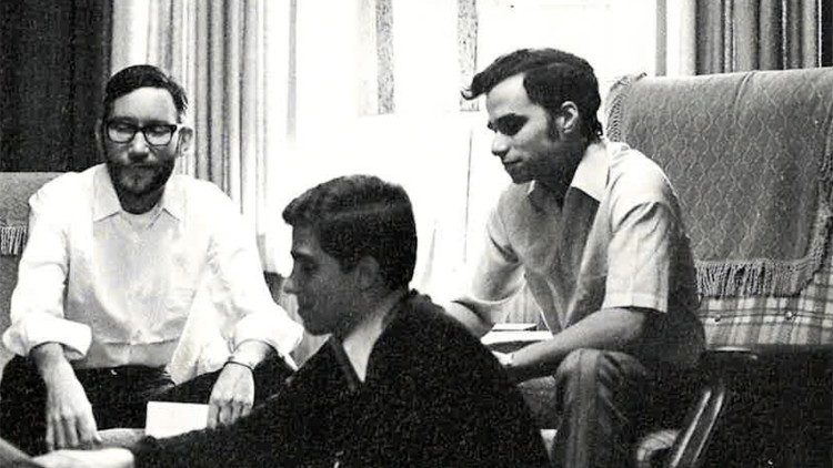 Un joven Robert Francis Prevost durante sus años de preparatoria