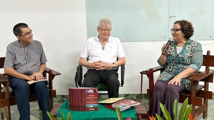 Durante o lançamento