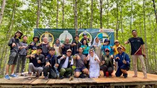 2025.11.11 Kijiji cha Sinodadi na  sister sabarina katika laudato si nchini Indonesia