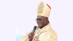 Dom Philip Sulumeti - Bispo emérito de Kakamega