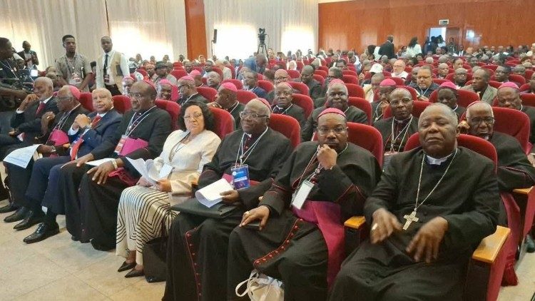 Angola - Delegados ao Congresso da Reconciliação