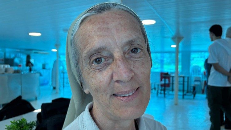 Irmã Luciane DeCesaro, das Pobres Servas da Divina Providência.