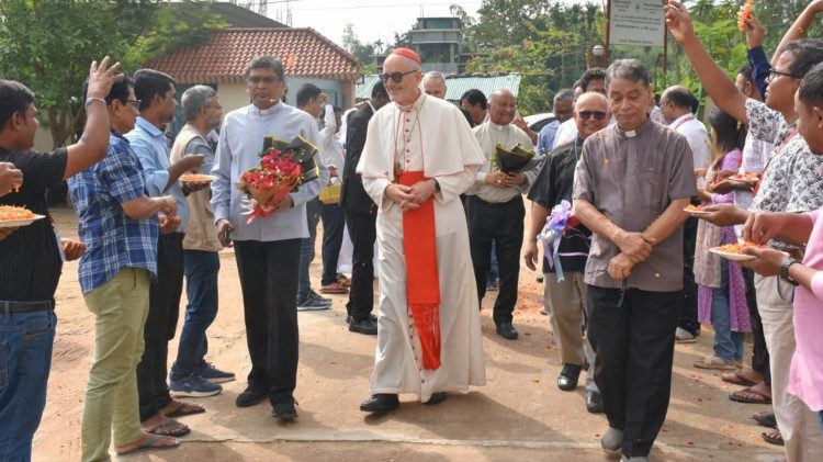 ብጹዕ ካርዲናል ሚካኤል ቼርኒ በባንግላዲሽ ልዩ ልዩ ቦታዎችን ጎብኝተዋል