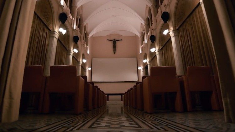 En el archivo de la Filmoteca Vaticana se han catalogado cerca de 8.000 títulos, en soporte de acetato, magnético y digital, procedentes de donaciones.