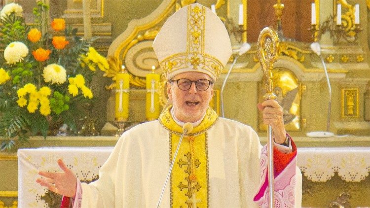 Кардынал Клаўдыё Гуджэроцці падчас Імшы ў катэдры Піснка (фота Марыны Валасар)