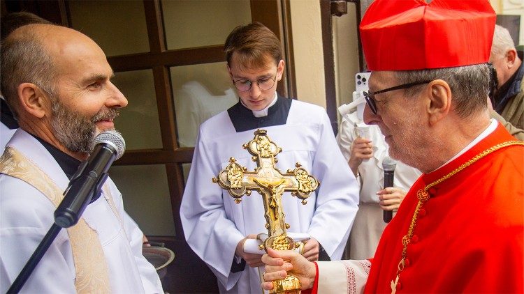 Кардынал Гуджэроці падчас свайго візіту ў Беларусь (фота Марыны Валасар)