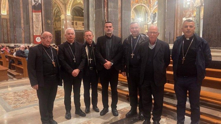 Ipeshkvijtë e Konferencës Ipeshkvore të Kishës katolike të Shqipërisë, kryeipeshkvi Tivarit dhe ipeshkvi Kosovës, së bashku, nga data 10 deri më 14 nëntor, me rastin e Vitit të Shenjtë të Shpresës.