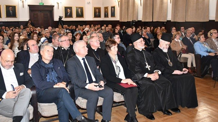 Un momento della cerimonia all'ateneo di Sofia
