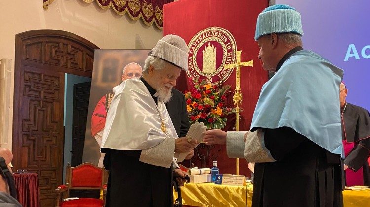 Dottorato honoris causa a padre Pezzi