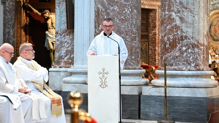 Homilię wygłosił ks. prof. Waldemar Turek, kierownik sekcji łacińskiej Sekretariatu Stanu Stolicy Apostolskiej
