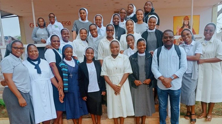 Angola - Consagradas em formação humana e espiritual