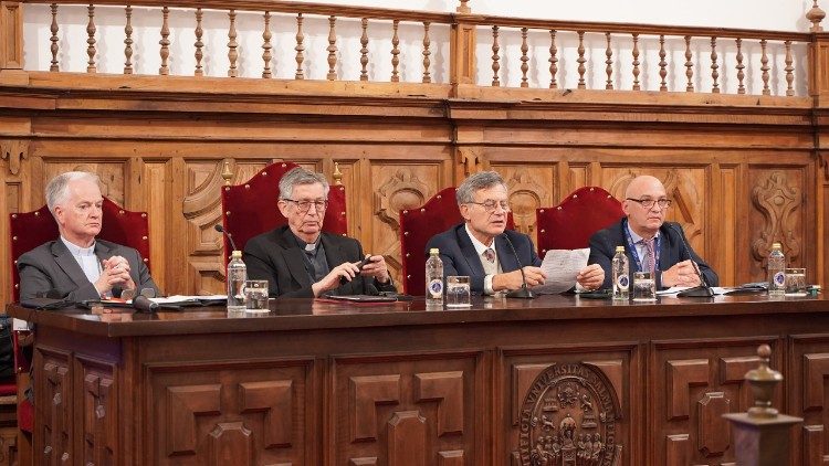 Intervención en la jornada de apertura del congreso a cargo del Dr. Paolo Ruffini, Prefecto del Dicasterio para la Comunicación.