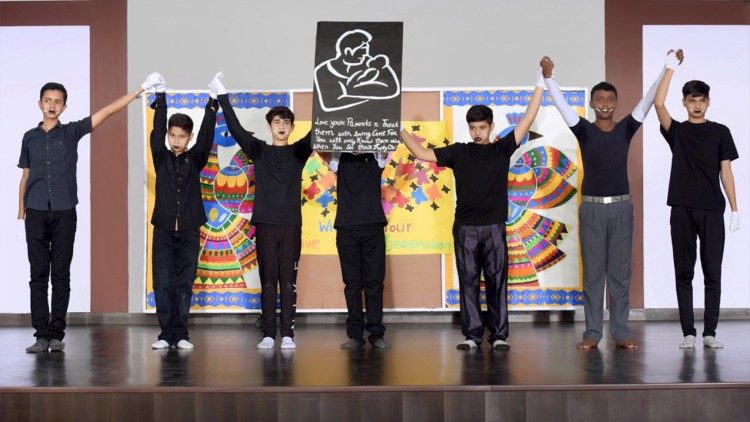 மாணவர்கள்