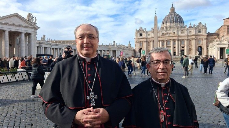 Mons. Francisco César García Magán, Secretario General de CEE. Mons. Luis Argüello, presidente del episcopado (Foto: CEE) 