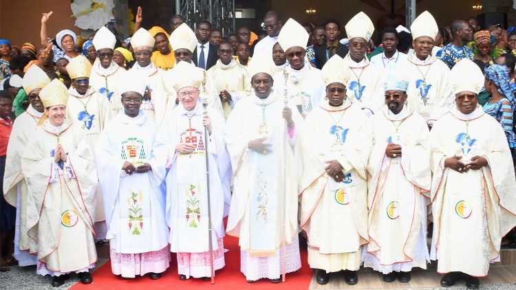 2025.11.17 Ordination épiscopale de Mgr Eric Soviguidi, nouveau Nonce apostolique près le Burkina Faso et le Niger