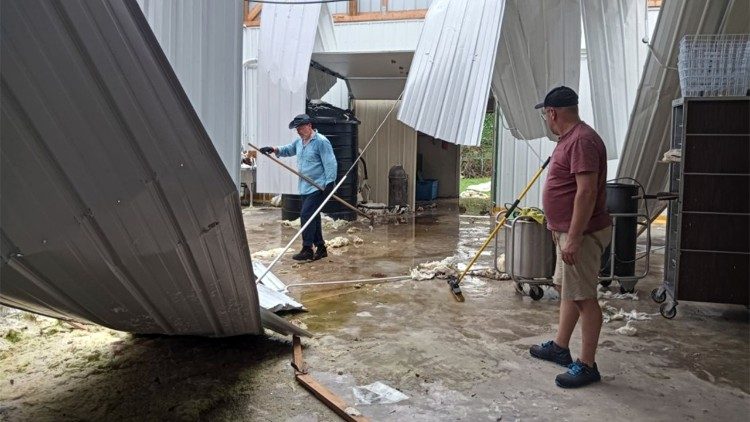 W Maggotty na Jamajce trwa walka o odbudowę po huraganie Melissa. Fot. ks. Łukasz Zygmunt