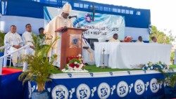 Dom António Juliasse F. Sandramo, Bispo de Pemba (Moçambique), na Missa de graduação dos estudantes da UCM
