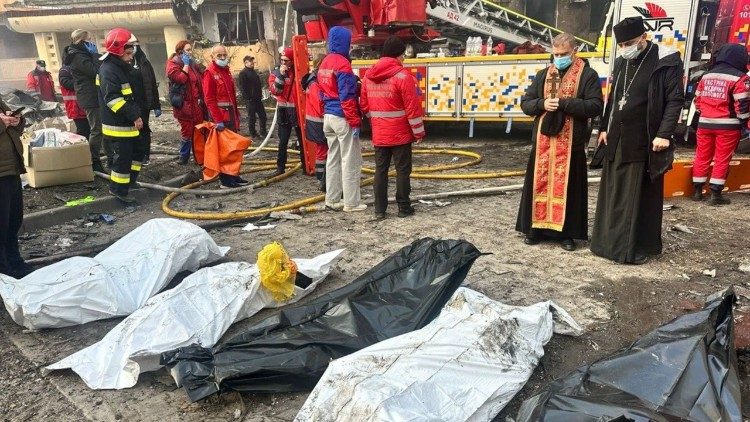 തെർനോപിൽ നഗരത്തിൽനിന്നുള്ള ഒരു ദൃശ്യം - ആർച്ച്ബിഷപ് തെയൊദോർ മർത്തീന്യൂക്ക് കൊല്ലപ്പെട്ടവർക്കുവേണ്ടി പ്രാർത്ഥിക്കുന്നു