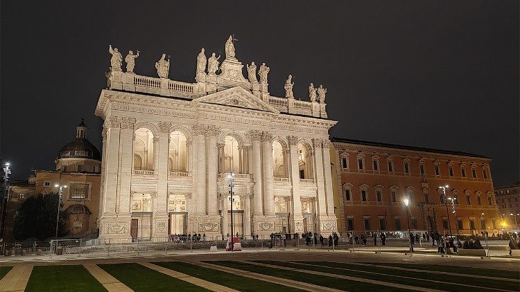 La Basilica di San Giovanni In Laterano di notte - Foto Vatican News (Paolo Ondarza)