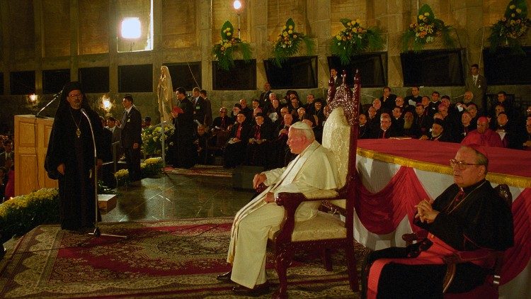 El Papa Juan Pablo II en Líbano en 1997
