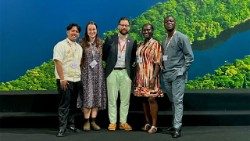 Wawakilishi wa  vijana katika COP30:Ernne John Dolor,Amber Vanneck Fidelis Stehle,Prisca Kuworde na Antonio Korkuvi.