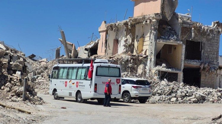L'unità medica mobile dell'Ordine di Malta in Libano nel villaggio di confine meridionale di Yaroun dopo la guerra (Lebanese Association of the Knights of Malta, Order of Malta Lebanon)