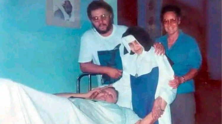  Maria de Lourdes Guarda com Santa Dulce dos Pobres