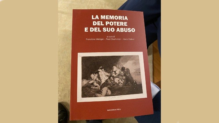 Das auf Italienisch erschienene Buch