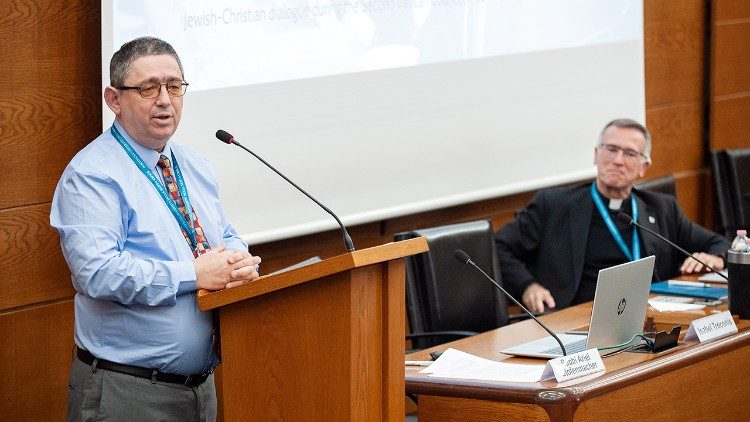 Rabin Ariel Stofenmacher na seminarium międzynarodowym