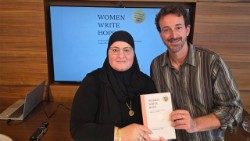 Gli attivisti Ghadir Hani e Dror Rubin 