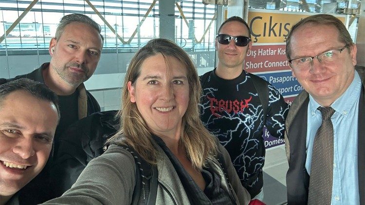 Ankunft der Korrespondententruppe in Istanbul - nach einem Check In um 4.30 morgens...