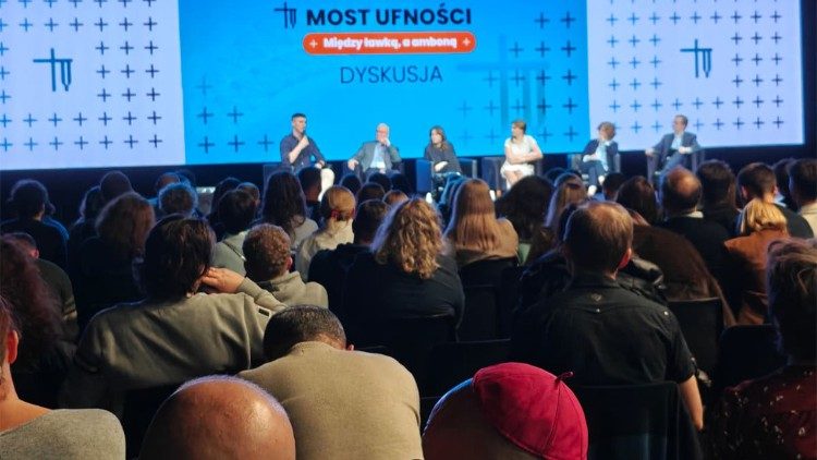 W Warszawie spotkali się świeccy liderzy wspólnot, ruchów i stowarzyszeń oraz ich duszpasterze (Tomasz Zielenkiewicz)