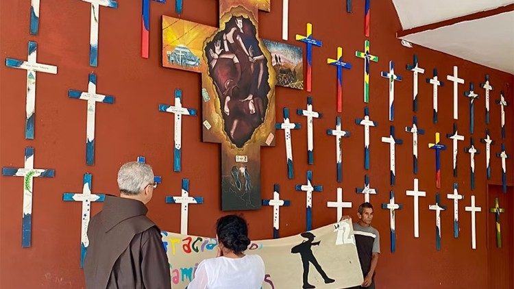 A capela da casa de refúgio. Fonte: La 72, Hogar-Refugio para Personas Migrantes