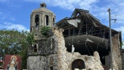 La parroquia de Santa Rosa de Lima, Daanbantayan, Cebú, devastada por el terremoto 