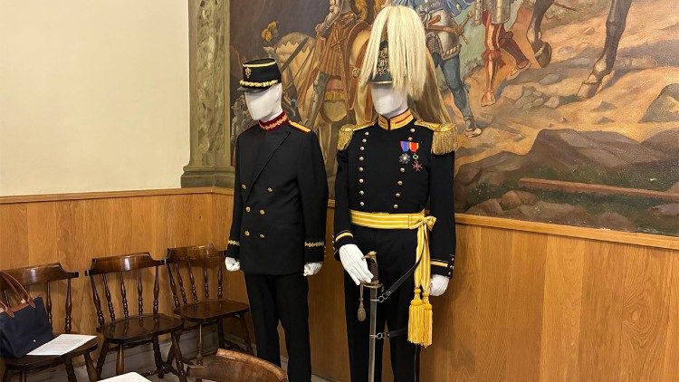 La conferencia de prensa se efectuó este jueves 2 de octubre en la "Cantina degli Ospiti" de la Caserna de la Guardia Suiza Pontificia.