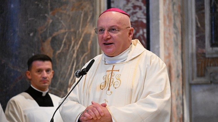 Bp Krzysztof Wętkowski podczas Mszy św. przy grobie św. Jana Pawła II (ks. Marek Weresa)