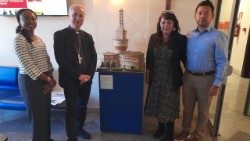 Erzbischof Heße und drei Vertreter des Bundespastoralrats der Katholiken anderer Muttersprachen und Riten zu Besuch bei Radio Vatikan