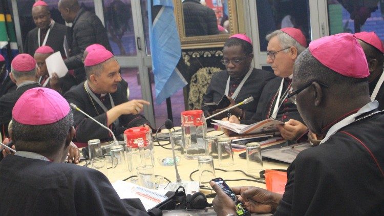 Dom João Carlos Hatoa Nunes, Arcebispo de Maputo, e outros bispos da IMBISA