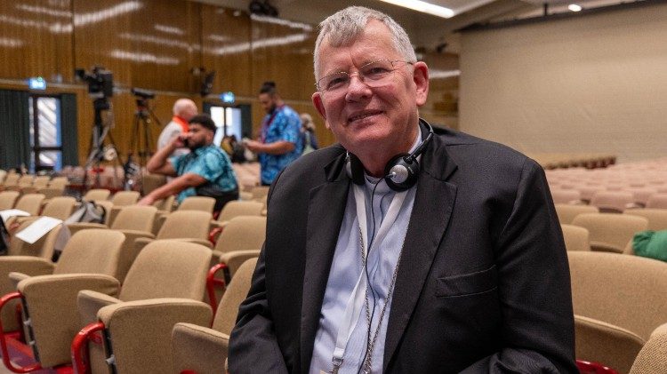 O cardeal Jaime Spengler no auditório do Centro Mariapoli, durante a conferência.
