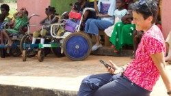 Francesca Villanova, consagrada de las Pequeñas Apóstoles de la Caridad, en el centro de Chipata, en Zambia, donde ayuda a personas con discapacidad