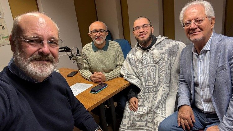 Silvonei, Clemir, Paulo e Raffale nos estúdios da Rádio Vaticano