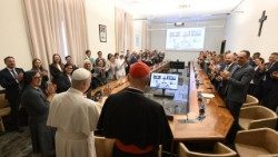 Le Pape au siège du dicastère pour le Service du développement humain intégral, jeudi 09 octobre 2025.