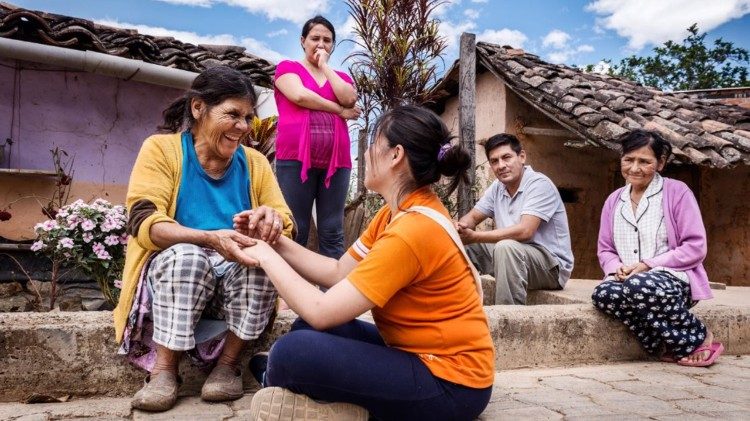 2025.10.09पिचिंचा क्षेत्र के ग्रामीण समुदायों में परिवारों से मुलाकात