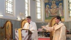 Отець Роберт Лисейко, ЧСВВ, під час богослужіння в храмі Головного дому Василіянського Чину святого Йосафата