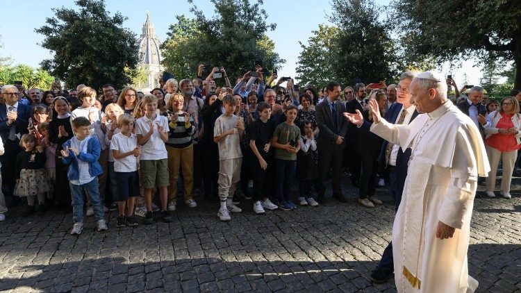 教皇レオ14世、教皇庁広報省関係者の集いで　2025年10月11日　バチカン市国