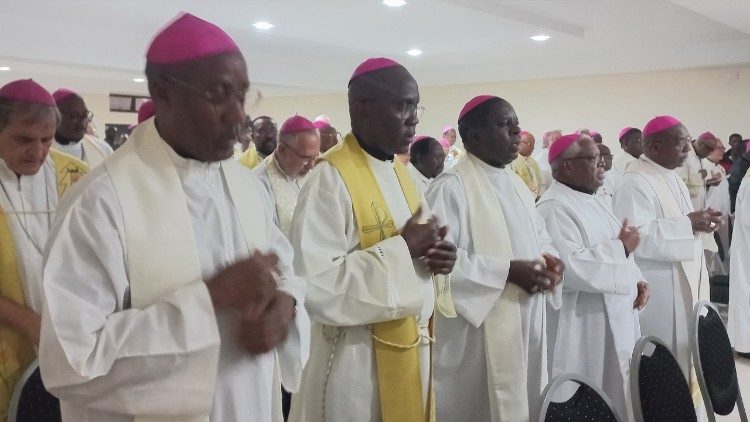 Dom Joaquim Nhanganga Tyombe, durante uma celebração na 14ª Plenária da IMBISA